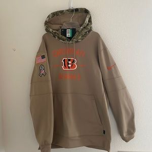New with tags Mens XL Salute to Service Cincinnati Bengals pullover hoody.